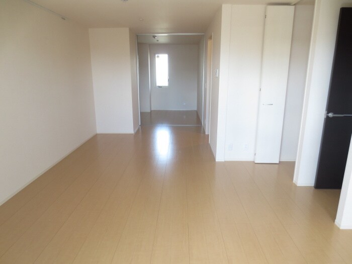 物件内観写真4　(居室)