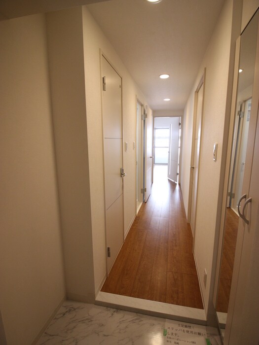 物件内観写真17　(玄関)