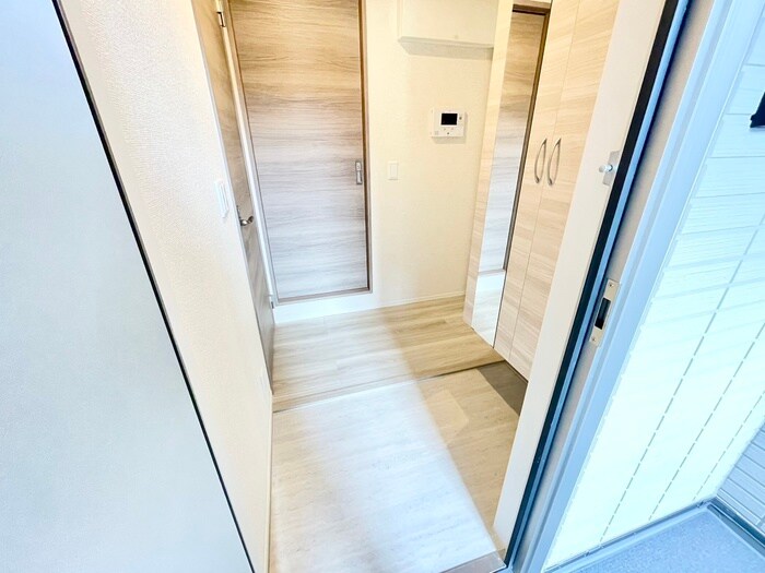 物件内観写真17　(玄関)