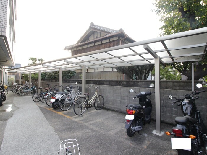 物件外観写真4　(駐輪場)