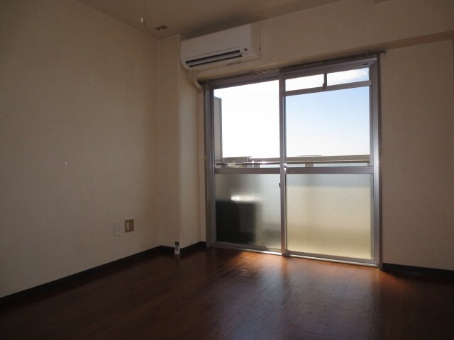 物件内観写真10　(居室)