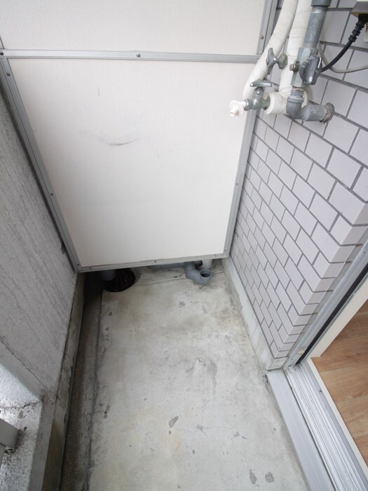 物件内観写真14　(洗濯機置場)