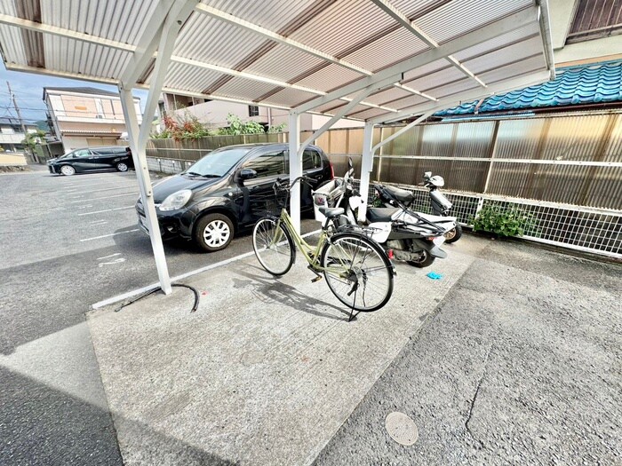 物件外観写真5　(駐輪場)