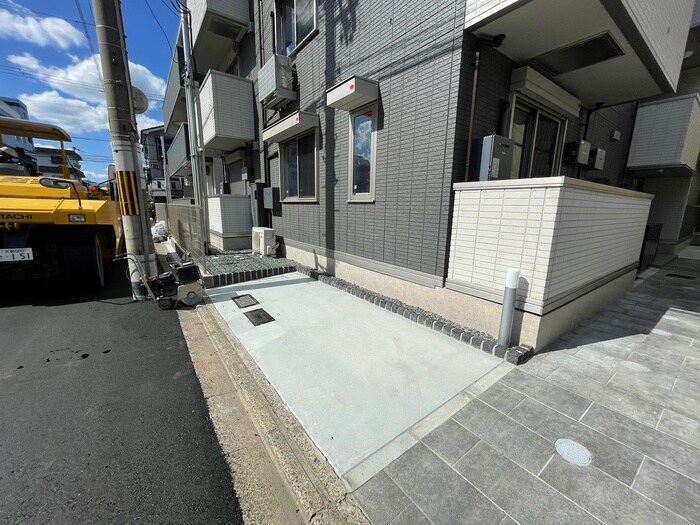 物件外観写真6　(駐車場)