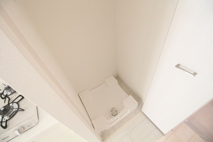 物件内観写真18　(洗濯機置場)