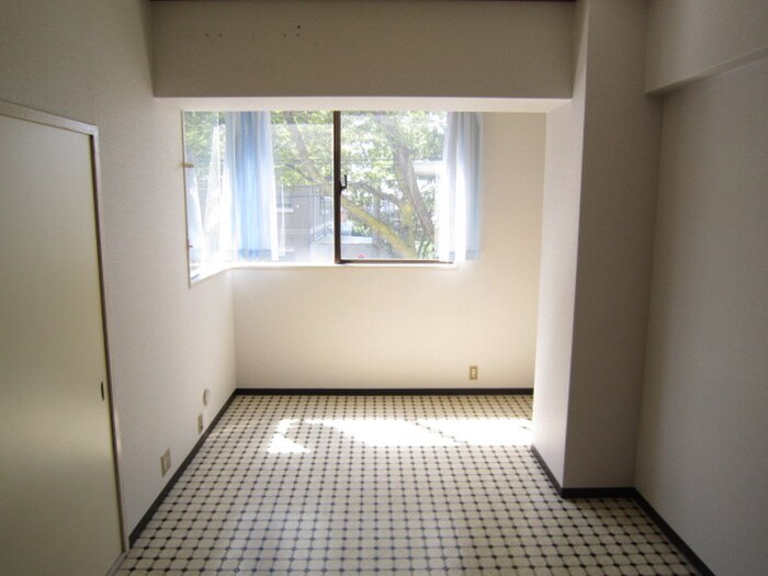 物件内観写真4　(居室)