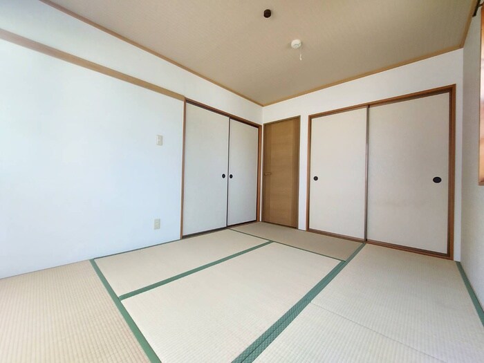 物件内観写真8　(居室)