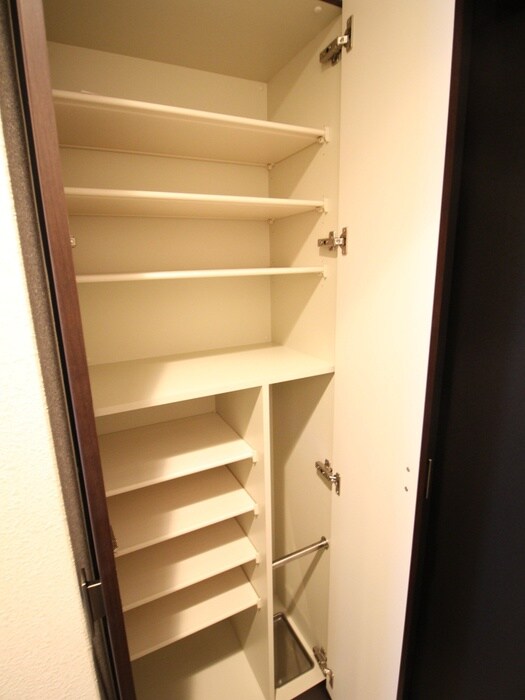 物件内観写真8　(靴箱)