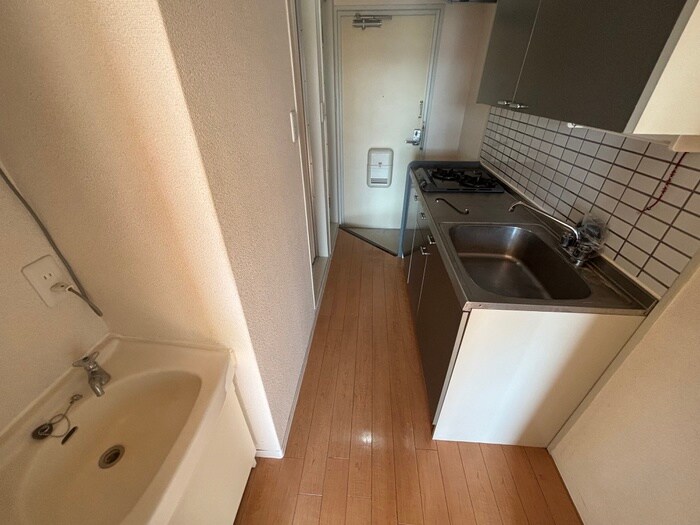 物件内観写真15　(洗濯機置場)