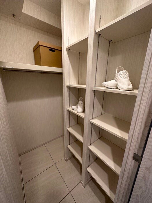 物件内観写真15　(靴箱)