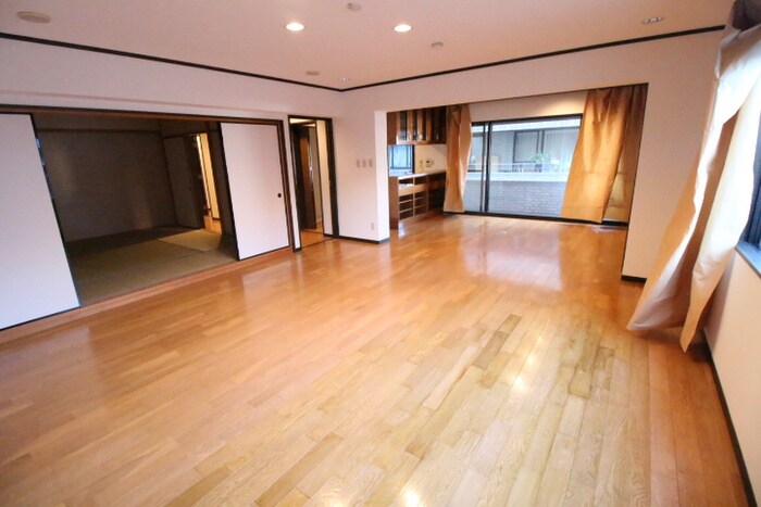 物件内観写真20　(室内からの展望)