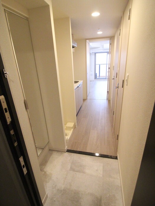 物件内観写真7　(玄関)