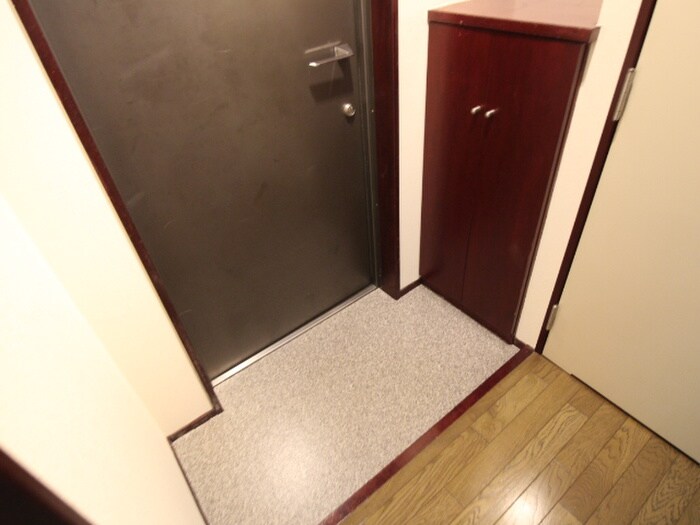 物件内観写真7　(玄関)