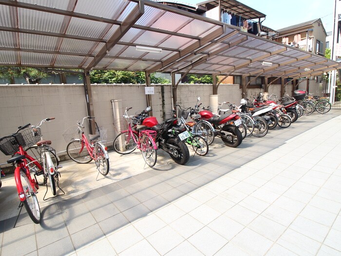 物件外観写真6　(駐輪場)