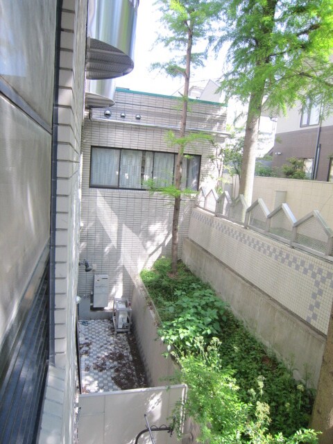 物件内観写真16　(室内からの展望)