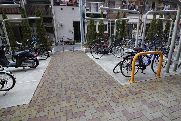 物件外観写真2　(駐輪場)