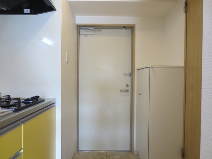 物件内観写真7　(玄関)