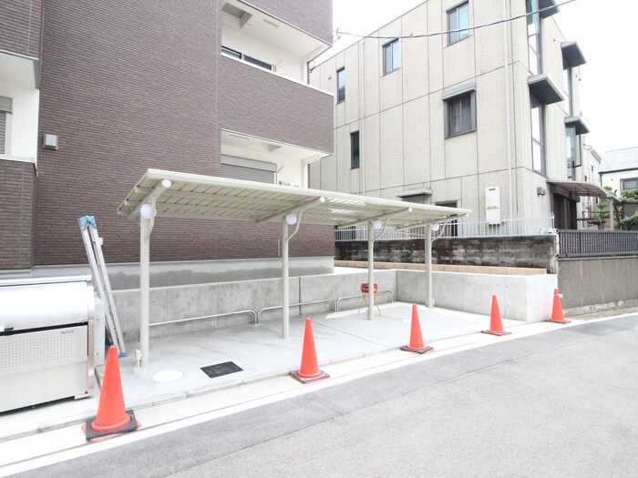 物件外観写真4　(駐輪場)