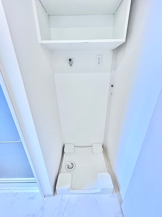 物件内観写真12　(洗濯機置場)