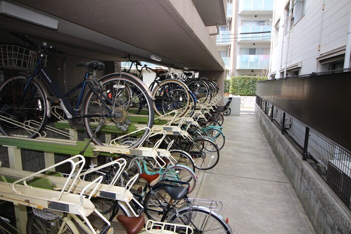 物件外観写真4　(駐輪場)