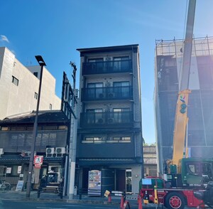 J&N三条神宮前外観写真