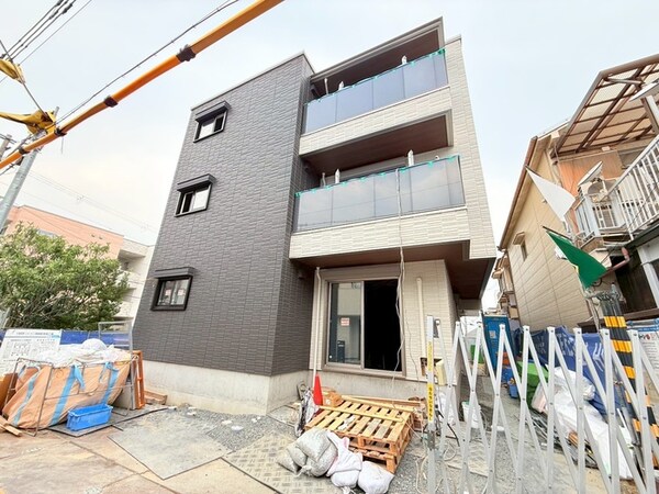 建築中