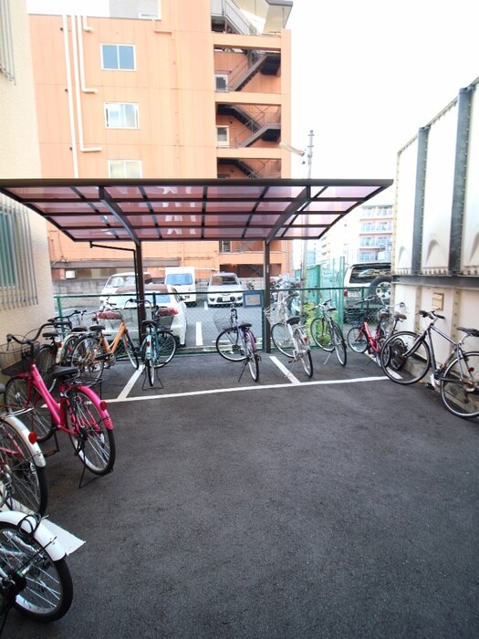物件外観写真2　(駐輪場)