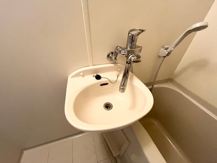 物件内観写真9　(洗面)