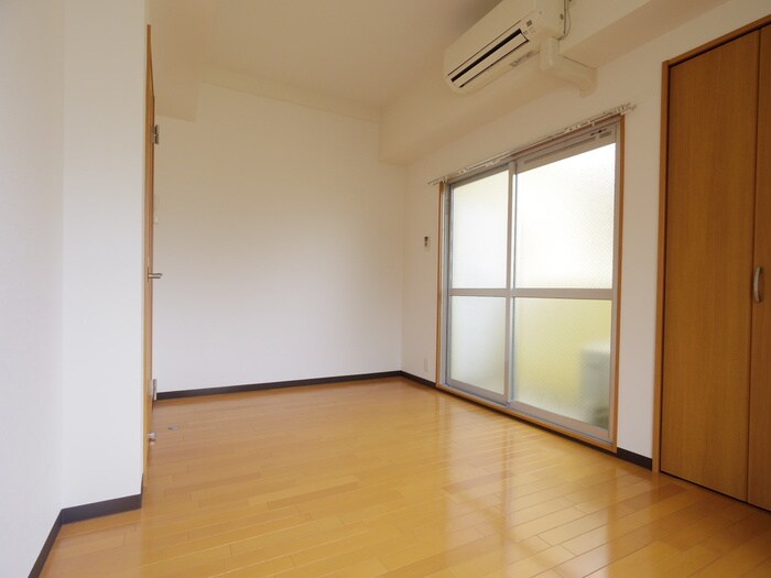 物件内観写真9　(居室)