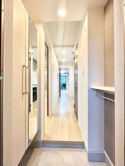 物件内観写真7　(玄関)