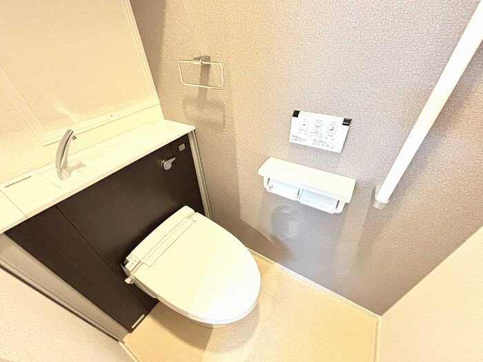 物件内観写真9　(トイレ)