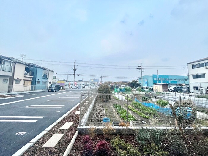 物件内観写真20　(室内からの展望)