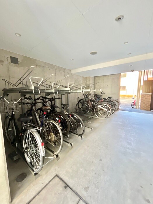 物件外観写真6　(駐輪場)