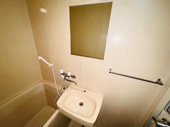 物件内観写真12　(洗面)