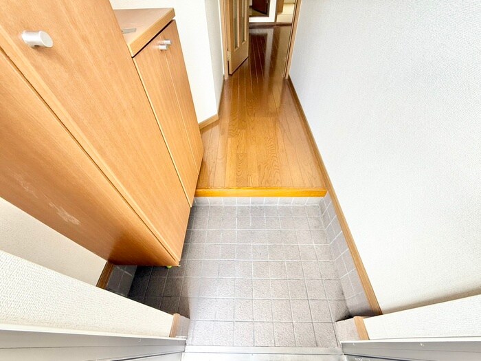 物件内観写真17　(玄関)