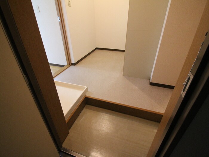 物件内観写真6　(玄関)