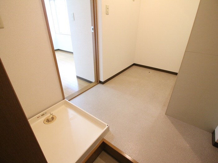 物件内観写真7　(洗濯機置場)