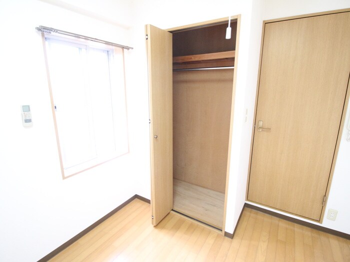 物件内観写真13　(収納)