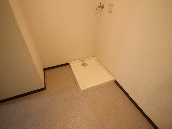 物件内観写真14　(洗濯機置場)