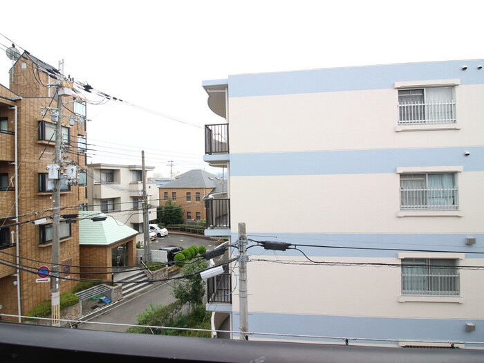 物件内観写真17　(室内からの展望)