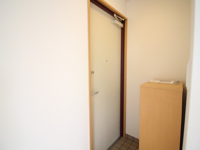 物件内観写真18　(玄関)