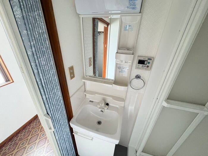 物件内観写真11　(洗面)