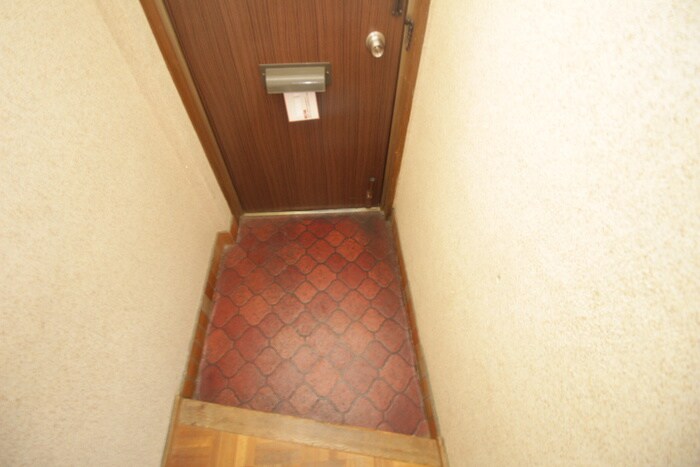 物件内観写真16　(玄関)
