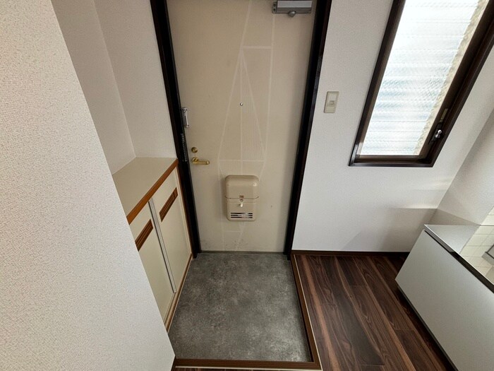 物件内観写真17　(玄関)