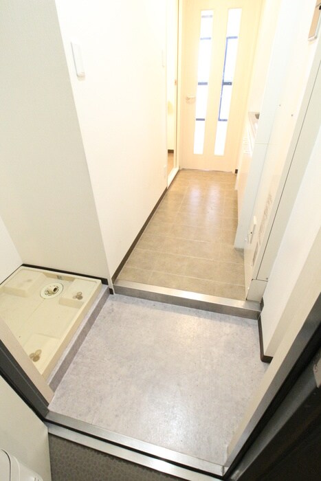 物件内観写真7　(玄関)