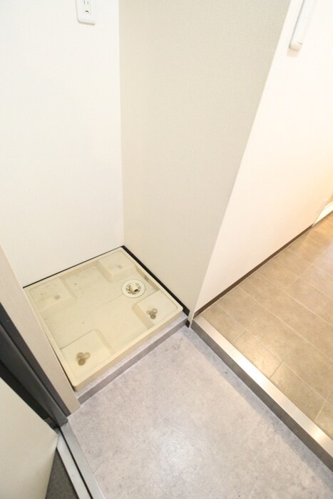 物件内観写真12　(洗濯機置場)