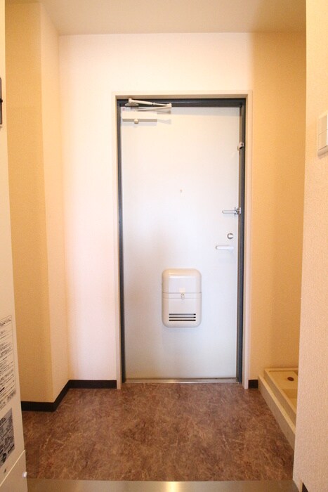 物件内観写真13　(玄関)