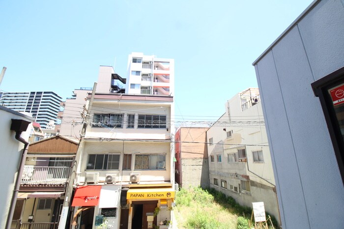 物件内観写真18　(室内からの展望)