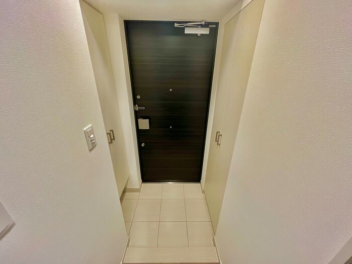 物件内観写真7　(玄関)