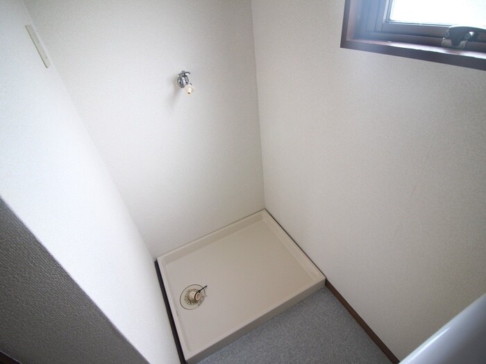 物件内観写真14　(洗濯機置場)